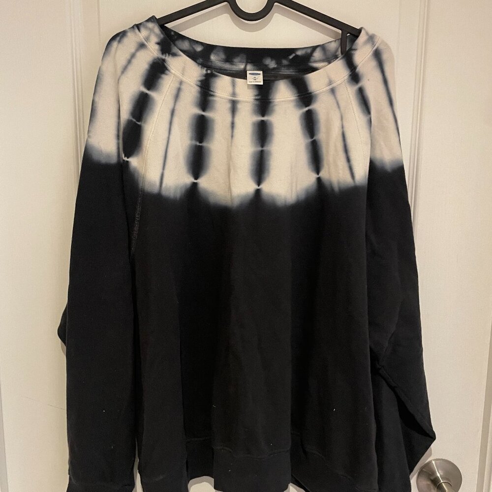 tie dye sweatshirt